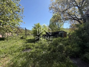 Casă individuală renovabilă | 2 camere | 975 mp teren | La 13 km de Alba Iulia
