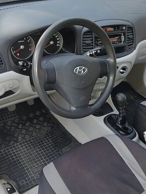 Vând Hyundai Accent 73000 Km  - imagine 5