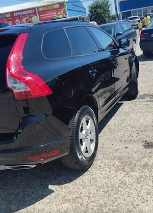 vând volvo xc60  2016.2.0 - imagine 2