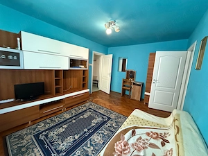 Inchiriez apartament cu 2 camere 