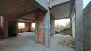 Casa cu garaj, zona Planoare - imagine 11