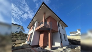 Casa superba, panouri fotovoltaice, standarde NZEB - imagine 4