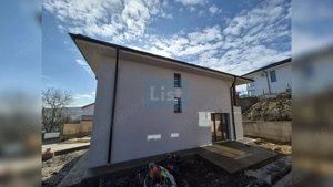 Casa superba, panouri fotovoltaice, standarde NZEB - imagine 3