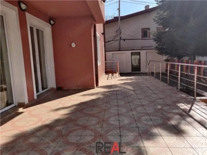 Vila de vanzare pretabila pentru rezidenta birouri gradinita - imagine 7