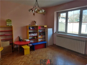 Vila de vanzare pretabila pentru rezidenta birouri gradinita - imagine 8