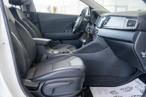 Kia Niro HYBRID 16 - imagine 12