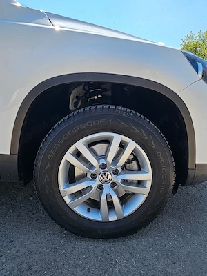 VW Tiguan 1.4TSI 4Motion Navigatie DubluClima SenzoriParcare Bluethoot CamerăMarșarier Euro5  - imagine 17