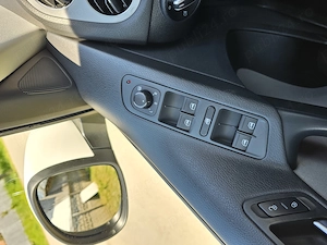 VW Tiguan 1.4TSI 4Motion Navigatie DubluClima SenzoriParcare Bluethoot CamerăMarșarier Euro5  - imagine 11