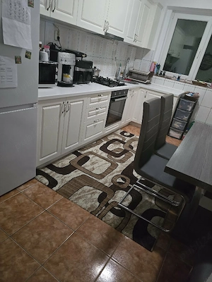 vând apartament