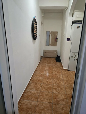 vând apartament