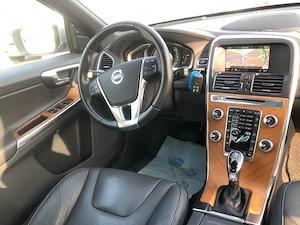 Vand Volvo XC60 D5 AWD an 2017 - imagine 4