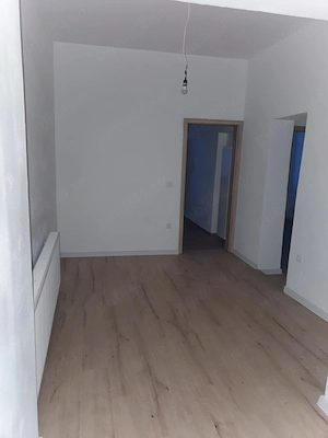 Apartament 3 camere la curte - imagine 4