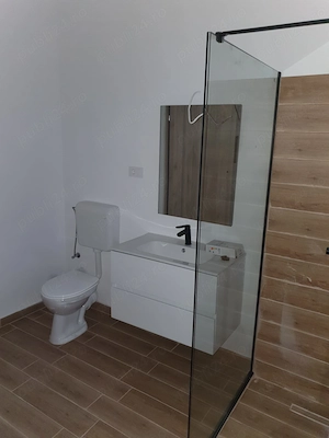 Apartament 3 camere la curte - imagine 2