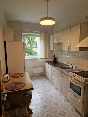 Apartament cu o camera de inchiriat in zona Soarelui - imagine 2