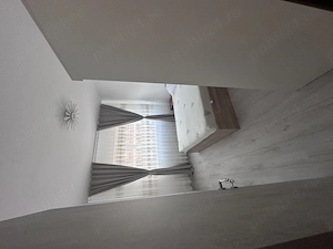 Închiriez apartament cu 2 camere