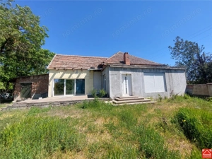 Casa spatioasa cu teren mare, pe colt, in Periam - imagine 2