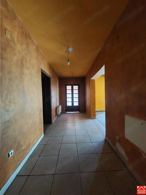 Casa spatioasa cu teren mare, pe colt, in Periam - imagine 14