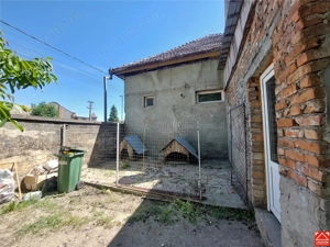 Casa spatioasa cu teren mare, pe colt, in Periam - imagine 20