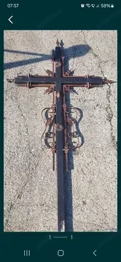Cruci de mormânt, din fier