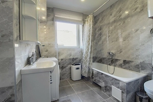 Apartament cu 2 camere de inchiriat in zona Spitalului Judetean