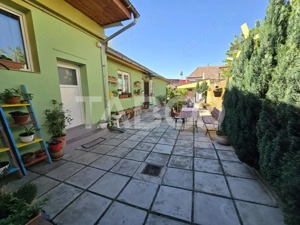 Casa spatioasa de vanzare teren 432 mp zona linistita - Lupeni Sibiu