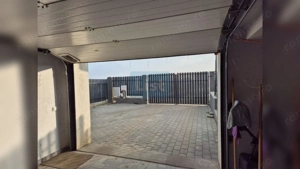 Casa ultrafinisata, garaj, panouri fotovoltaice - imagine 20