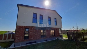 Casa superba, D+P+E, locatie centrala, view panoramic! - imagine 2
