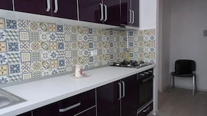Inchiriez apartament 2 camere in Deva, zona ultracentrala, pe Bld. 1 Decembrie, etaj 2,  - imagine 4
