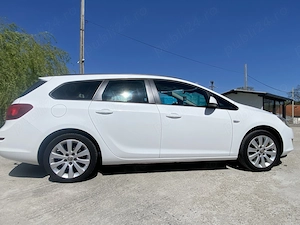  *** Vând Opel Astra Sports Tourer *** - imagine 2