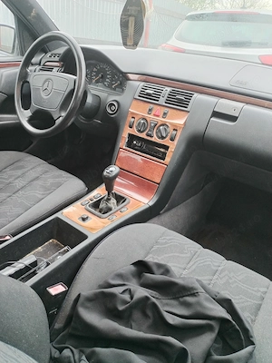 Vând Mercedes E220 model avantgarde - imagine 8