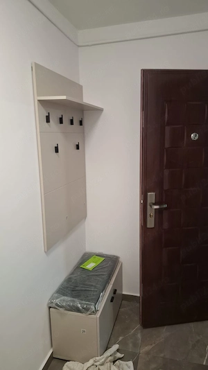 Închiriez apartament cu 2 camere