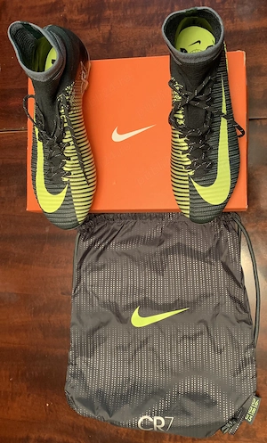 Ghete de fotbal Nike Mercurial Superfly V CR7 FG