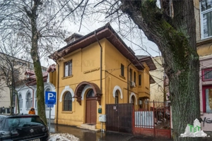 Vila de vanzare  - Zona Victoriei | Pretabil birouri, clinica sau rezidential