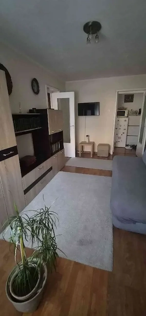 Apartament 2 camere, Velenta,  Etaj 3 , Zona linistita,  Aproape de centru - imagine 4