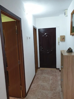 Decomandat. Centrala termica proprie. Aproape de biserica din Girocului - imagine 7