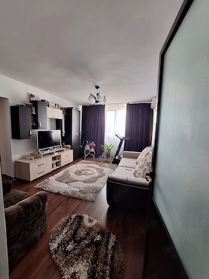 Vând apartament cu 3 camere, decomandat, etaj 6 10 situat în zonă centrală din Slatina