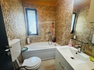 Apartament 3 camere, 2 bai, parcare subterana zona Sub Cetate - imagine 9