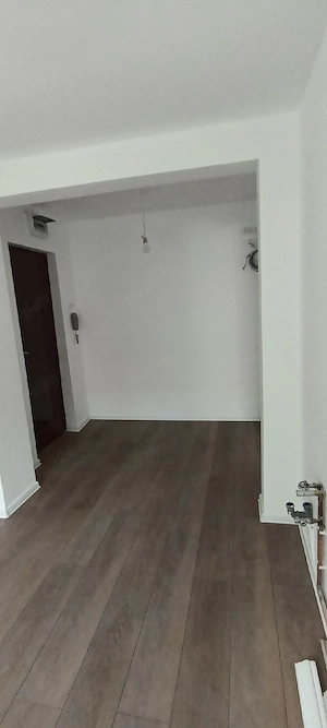 Vand apartament in spate la Intim, Reșița  - imagine 3