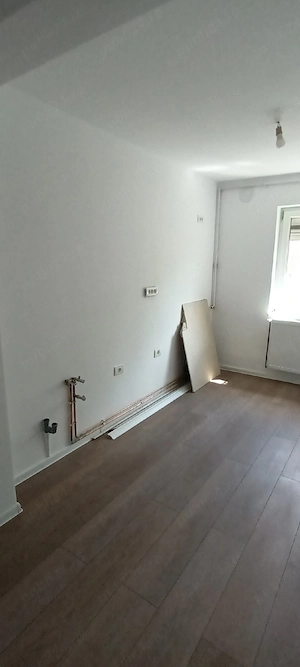 Vand apartament in spate la Intim, Reșița  - imagine 5