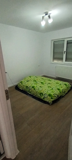 Vand apartament in spate la Intim, Reșița  - imagine 4