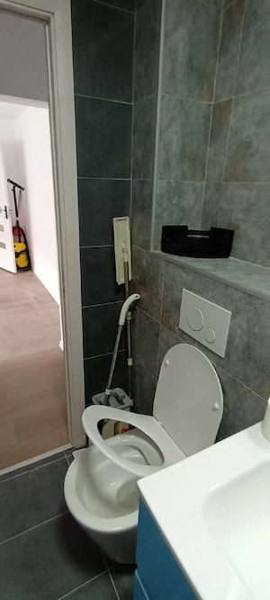 Vand apartament in spate la Intim, Reșița  - imagine 2