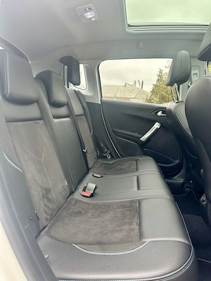 Peugeot 2 km Crossway Moduri de condus Panoramic Carplay  Rate Garantie - imagine 9