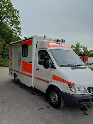 De vinzare Autoutilitată 3,5t 