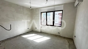 De vanzare apartament 3 camere nemobilate 56 mp cu balcon Central