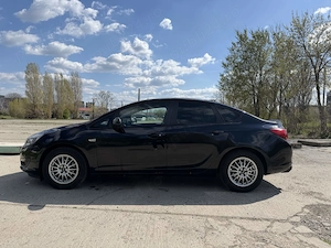 Opel Astra J Sedan  - imagine 5
