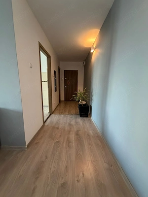 Inchiriez apartament spatios zona ultracentrala - imagine 4