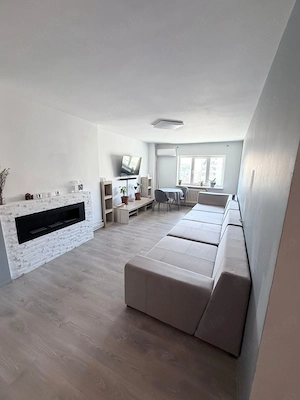Inchiriez apartament spatios zona ultracentrala - imagine 3