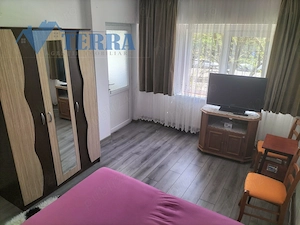   Închiriez garsonieră etajul 1, zona Iulia Zamfirescu.