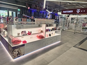 Vitrină magazin 3m cu LED și TV inclus  - imagine 2