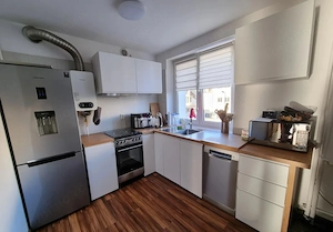 De inchiriat apartament cu o camera in zona Spitalului Judetean centrala proprie - imagine 2